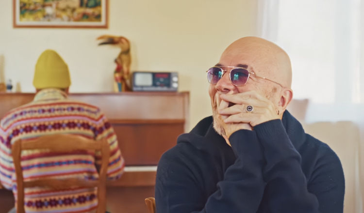 Pascal et Ycare dévoilent le clip de “Viens”